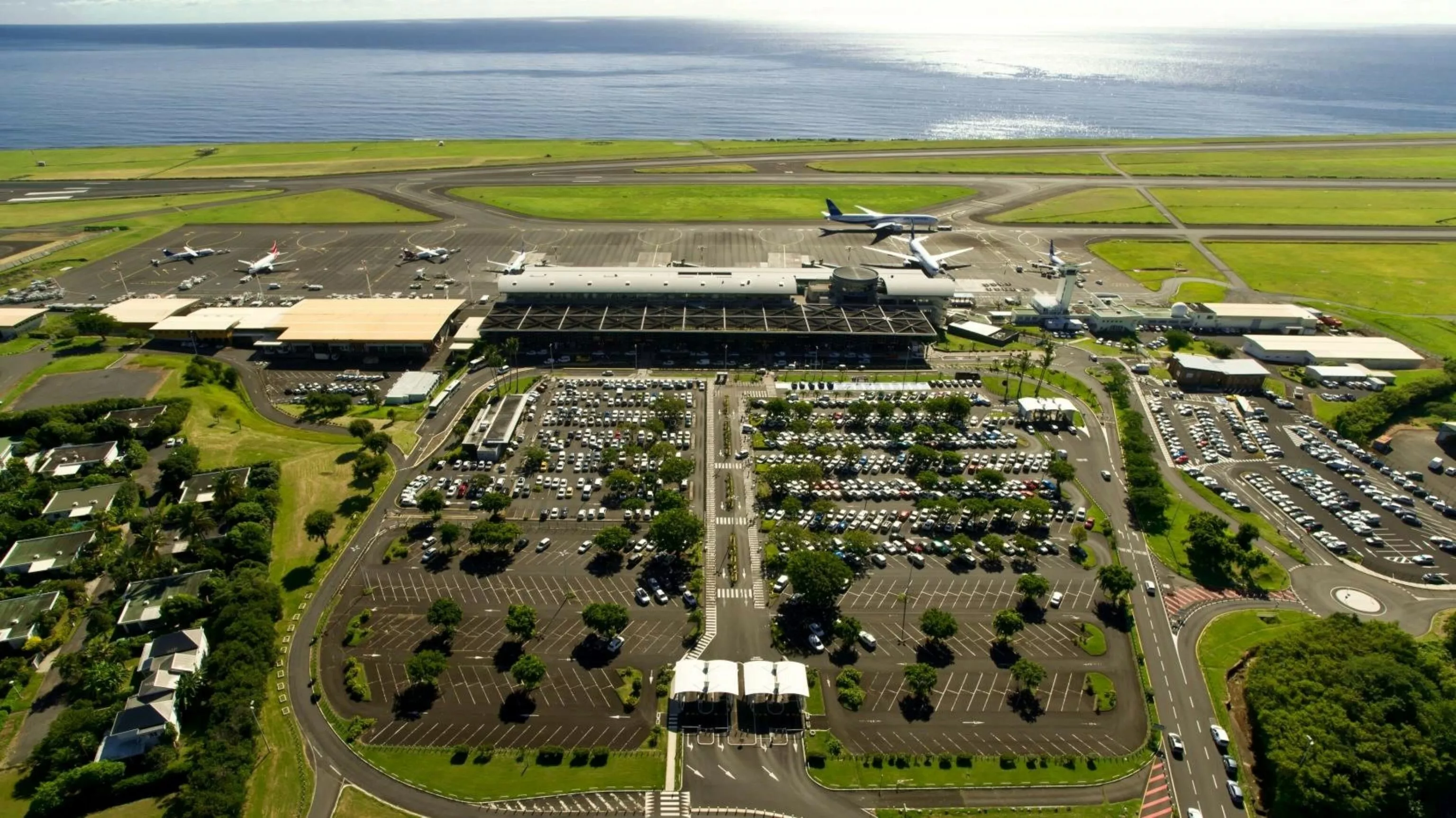 Aéroport de la réunion roland garros